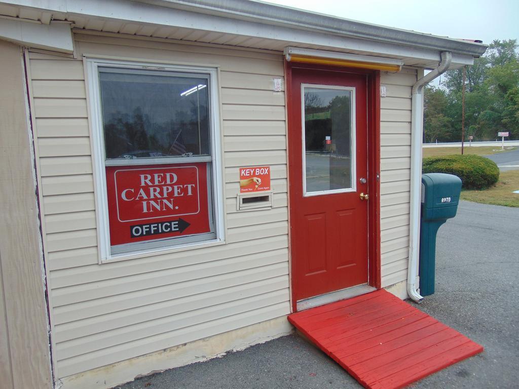 Red Carpet Inn Duncannon New Buffalo Exterior foto