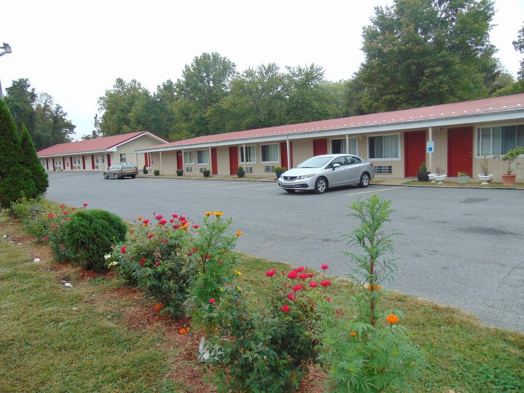 Red Carpet Inn Duncannon New Buffalo Exterior foto