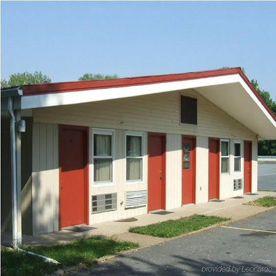 Red Carpet Inn Duncannon New Buffalo Exterior foto