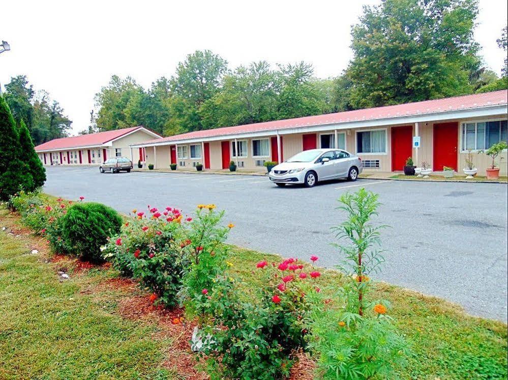 Red Carpet Inn Duncannon New Buffalo Exterior foto